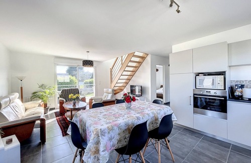 Carolles Casa | Cerca del Mar y Naturaleza - Casa Moderna para 7 con Jardín, BBQ y Ping-Pong