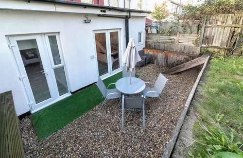 Edgware Casa | Charming 3-bedroom house in serene Edgware