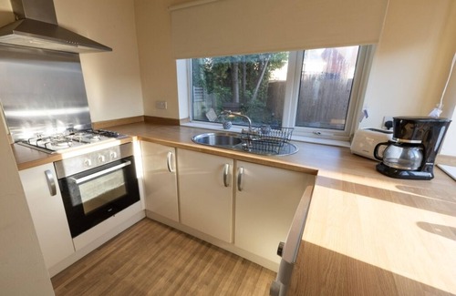 Thornaby On Tees Casa | Charming 3-bedroom house with WiFi and free parking within compound in Thornaby