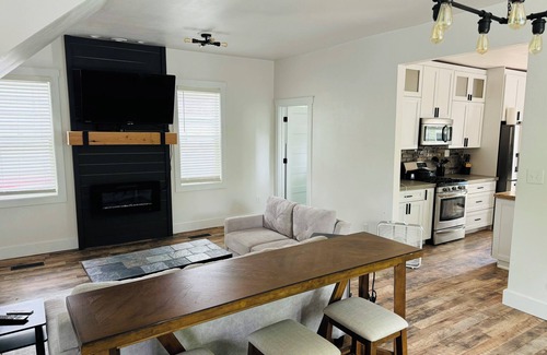 Atlantic Casa | Charming 3-bedroom house in quiet residential neighborhood
