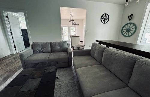 Atlantic Casa | Charming 3-bedroom house in quiet residential neighborhood