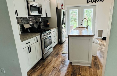 Atlantic Casa | Charming 3-bedroom house in quiet residential neighborhood