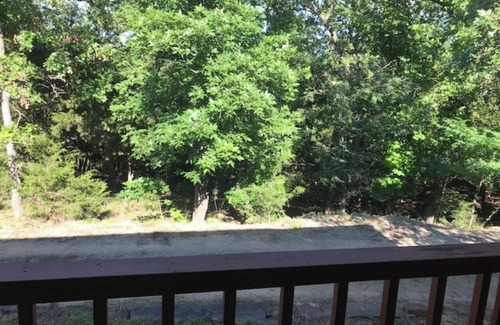 Canadian Casa | Charming 3-bedroom house with WiFi, AC in superb Canadian city