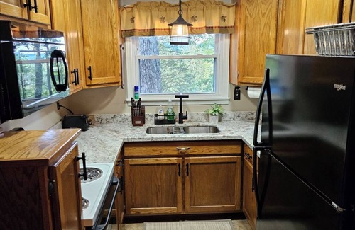 Clarkson Casa | Charming 3-bedroom house with WiFi and AC at welcoming Nolin Lake