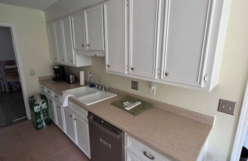Columbia Casa | Charming 3-bedroom house with WiFi, AC in Columbia near Lake Murray
