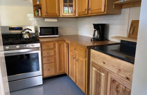Columbia Casa | Charming 3-bedroom house with AC in Columbia