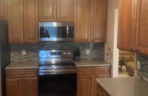 Interchange Square Casa | Charming 3-bedroom house with AC, WiFi in pleasant Palm Bay