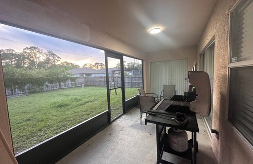 Port Malabar Casa | Charming 3-bedroom house with AC, WiFi in marvelous Palm Bay