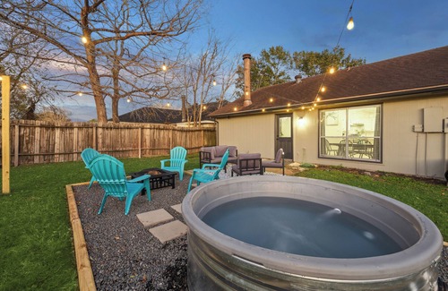 Richmond Casa | Charming 3-bedroom house in delightful Richmond with WiFi, AC and Cowboy Pool