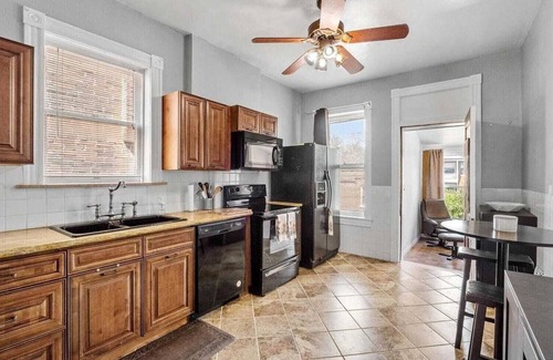Shaw Casa | Charming 3-bedroom house with WiFi, AC in marvelous St. Louis