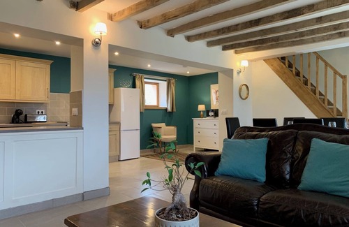 Anlhiac Casa | Charming 3-bedroom House with WiFi in Narthiac La Maison Galloise-Lavender