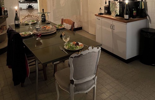 Courban Casa | Charming 3-Bedroom House Near the Crement and Champagne Vineyards.