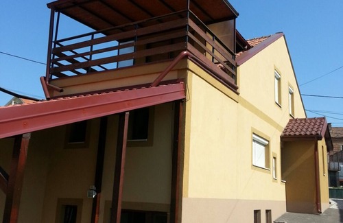 Zvezdara Casa | Charming 3-bedroom house with AC and WiFi in fabulous Beograd