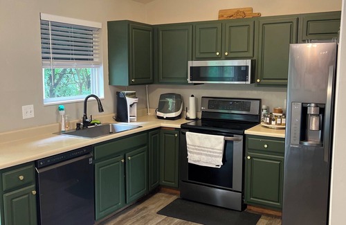 Erlanger Casa | Charming 3-bedroom house in Elsmere with full basement