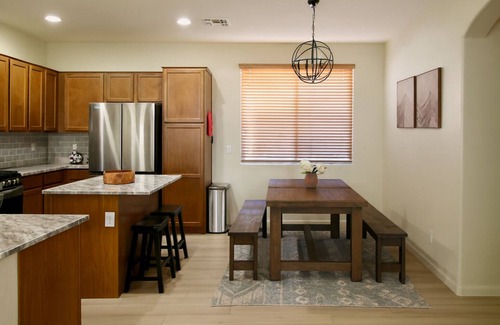Waddell Casa | Charming 3-bedroom house with office, pool and gym in beautiful Waddell