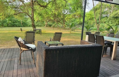 Olon Villa | Casa campestre en Olón, a solo 15 minutos caminando de la playa y 10 del pueblo