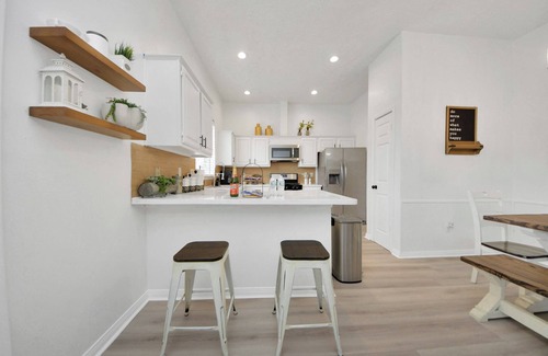 Barker Casa | Charming 3-bedroom house in lovely Katy with WiFi, sleeps 8