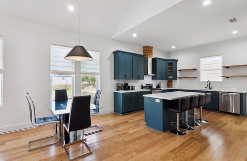 Arabi Casa | Charming 3-bedroom house with AC and WiFi in Arabi