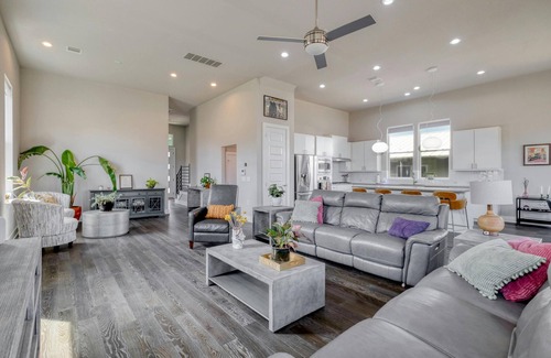 Austin Casa | Charming 3-bedroom house with WiFi, AC in vibrant Austin
