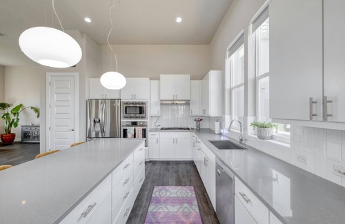 Austin Casa | Charming 3-bedroom house with WiFi, AC in vibrant Austin