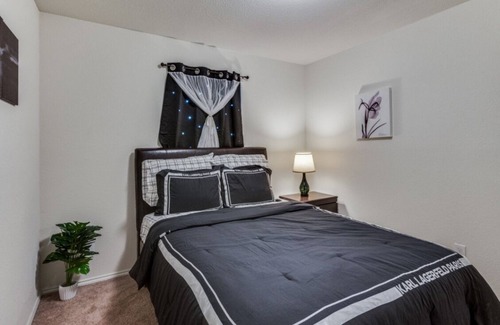 Dallas Casa | Charming 3-bedroom house with AC and WiFi in lovely Dallas