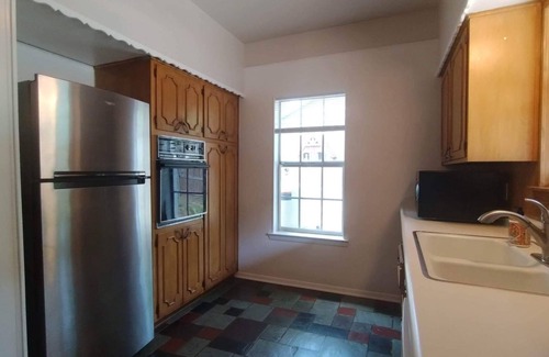 Denton Casa | Charming 3-bedroom house with pool in Denton