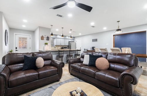 Haslet Casa | Charming 3-bedroom house with WiFi and AC in Haslet