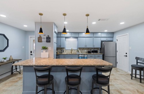 Haslet Casa | Charming 3-bedroom house with WiFi and AC in Haslet