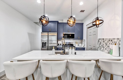FM 1960 Casa | Charming 3-bedroom house with WiFi, AC in Humble near IAH