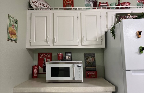 Lytle Casa | Charming 3-bedroom house with AC and WiFi in welcoming Lytle,TX.