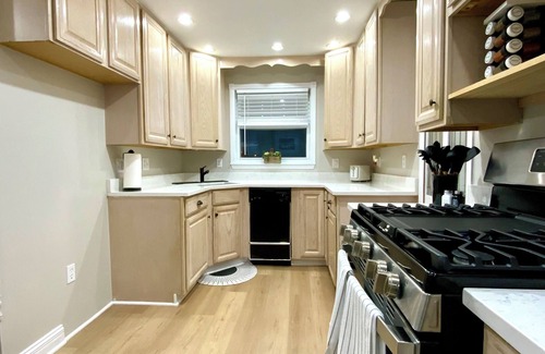 Mentor Casa | Charming 3-bedroom house in peaceful Mentor with AC