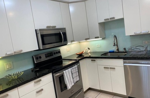 Coral Terrace Casa | Charming 3-bedroom house , free wifi near Nicklaus CHildren's Hospital in Miami