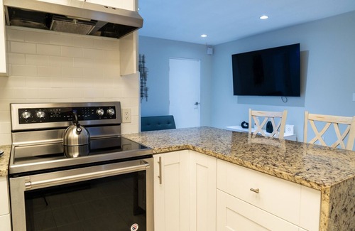 Overtown Casa | Charming 3-bedroom house in Miami with AC, WiFi, Living room, Patio Dinning Area