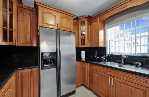 Golden Glades Casa | Charming 3-bedroom house with WiFi, AC in fantastic Miami