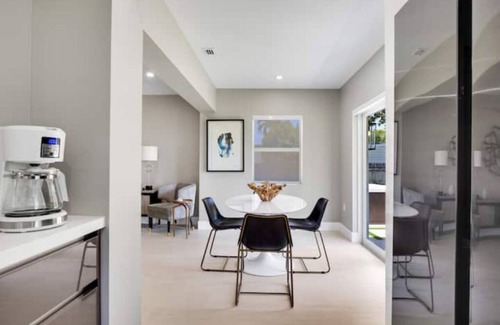 Coral Terrace Casa | Charming 3-bedroom house with AC, WiFi in lovely Miami