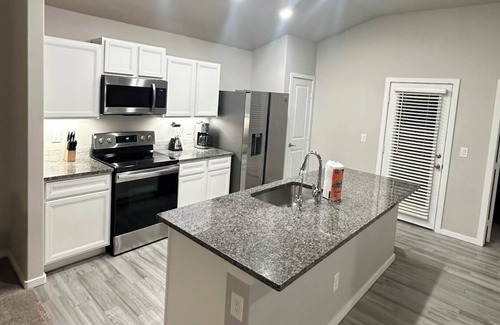 Odessa Casa | Charming 3-bedroom house in delightful Odessa with AC