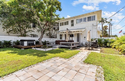 Courier City - Oscawana Casa | Charming 3-bedroom house in South Tampa with Hot Tub