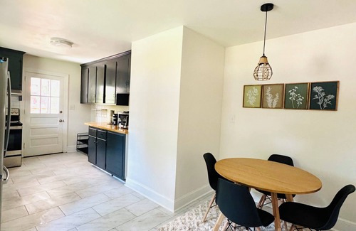 Wilson Casa | Charming 3-bedroom house just minutes from DT Wilson. Enjoy a comfortable stay!