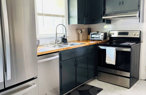 Wilson Casa | Charming 3-bedroom house just minutes from DT Wilson. Enjoy a comfortable stay!