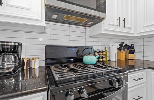 Barker Casa | Charming 3-bedroom house with Pool, Backyard Lounge, Game room in welcoming Katy