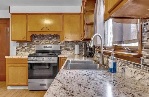 Buffalo Casa | Charming 3-Bedroom in South Buffalo