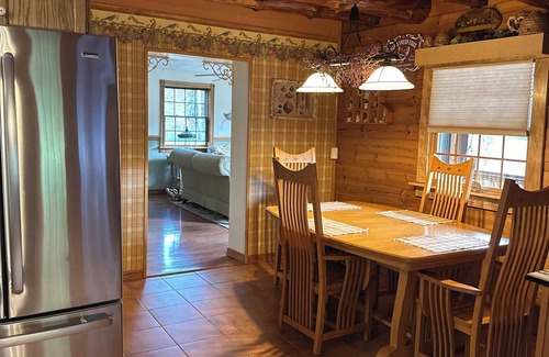 Wilcox Cabina | Charming 3-bedroom log cabin in Elk County