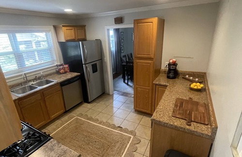 Homewood Casa | Charming 3 Bedroom - minutes to Samford or UAB