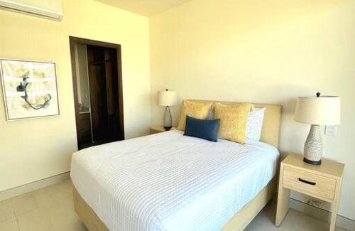 El Tezal Apartamento | Charming 3 bedroom apt minutes from the beach