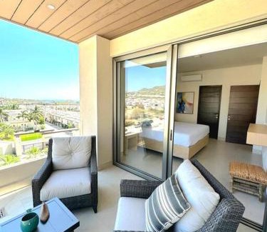 El Tezal Apartamento | Charming 3 bedroom apt minutes from the beach