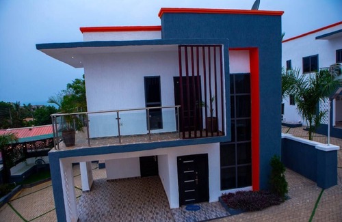 Accra Casa | Charming 3-bedroom ocean view estate with WiFi, AC in adorable Kokrobite