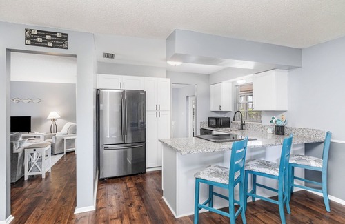 Interchange Square Casa | Charming 3-bedroom Pool House with WiFi and AC in Palm Bay