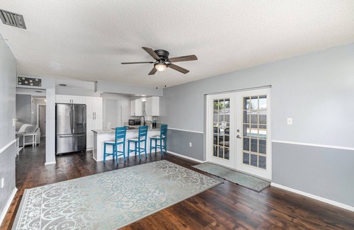 Interchange Square Casa | Charming 3-bedroom Pool House with WiFi and AC in Palm Bay