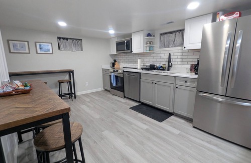 Ogden Apartamento | Charming 3-bedroom private basement apartment with WiFi, AC in enchanting Ogden.