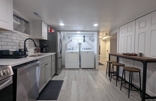 Ogden Apartamento | Charming 3-bedroom private basement apartment with WiFi, AC in enchanting Ogden.